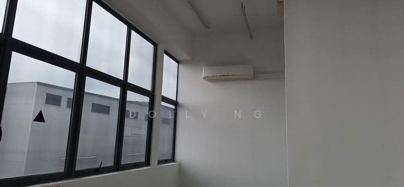 Workshop with 10-ton Crane, Self contained unit with office/toilet, Boon Lay / Jurong / Tuas, 16,200 sqft, Factory / Workshop (B2) For Rent, by Dolly NG, 500272388 - Interior - CommercialGuru.com.sg