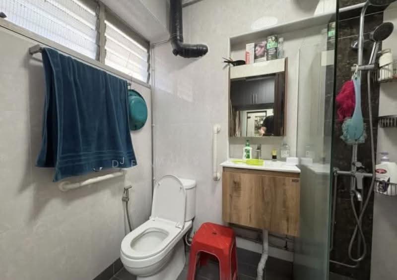 306 Yishun Central, 306 Yishun Central, Sembawang / Yishun, 3 Bedrooms, 1,313 sqft, HDB Flat For Sale, by James Lee, 500272392 - Bathroom - PropertyGuru.com.sg