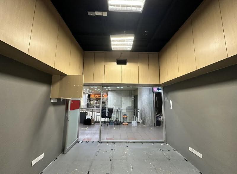 Golden Mile Tower, 6001 Beach Road, Beach Road / Bugis / Rochor, 240 sqft, Other Retail For Rent, by Eirene Phua, 500272398 - Interior - CommercialGuru.com.sg