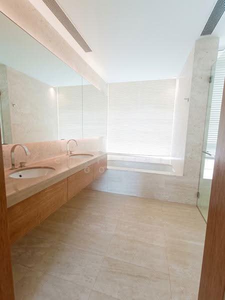 Ardmore II, 2 Ardmore Park, Tanglin / Holland / Bukit Timah, 4 Bedrooms, 2,024 sqft, Condominium For Sale, by Christine Gouw, 500272402 - Bathroom - PropertyGuru.com.sg
