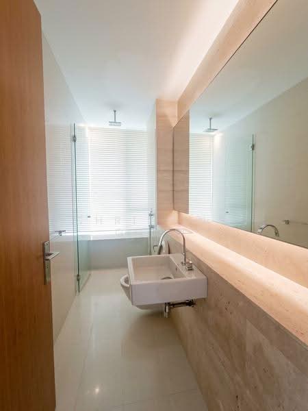 Ardmore II, 2 Ardmore Park, Tanglin / Holland / Bukit Timah, 4 Bedrooms, 2,024 sqft, Condominium For Sale, by Christine Gouw, 500272402 - Bathroom - PropertyGuru.com.sg