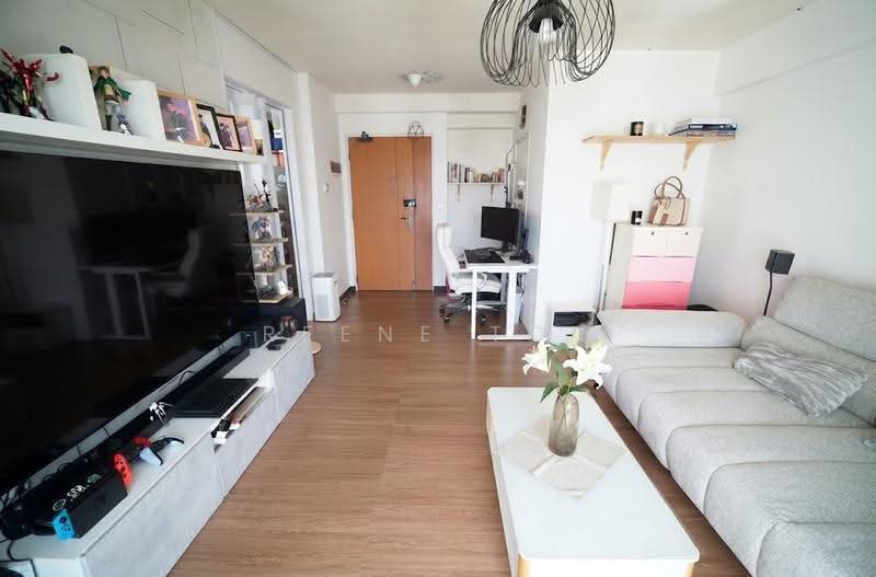 447B Jalan Kayu, 447B Jalan Kayu, Seletar / Yio Chu Kang, 1 Bedroom, 506 sqft, HDB Flat For Sale, by Reene Tok, 500272412 - Living Room - PropertyGuru.com.sg
