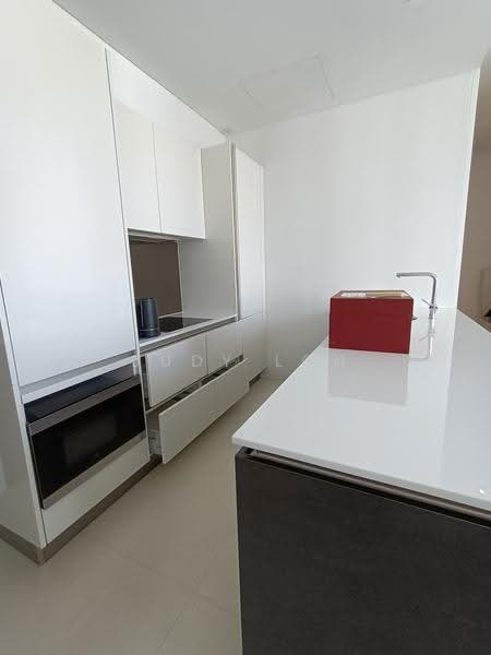 Scotts Square, 6 Scotts Road, Orchard / River Valley, 1 Bedroom, 635 sqft, Condominium For Rent, by Judy Loh, 500272419 - Kitchen - PropertyGuru.com.sg