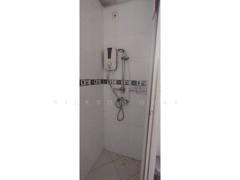 Room for rent in 466A Sembawang Drive, 109, , Room Rental, 145 sqft, HDB Flat For Rent, by Nickson Guay, 500272432 - Bathroom - PropertyGuru.com.sg