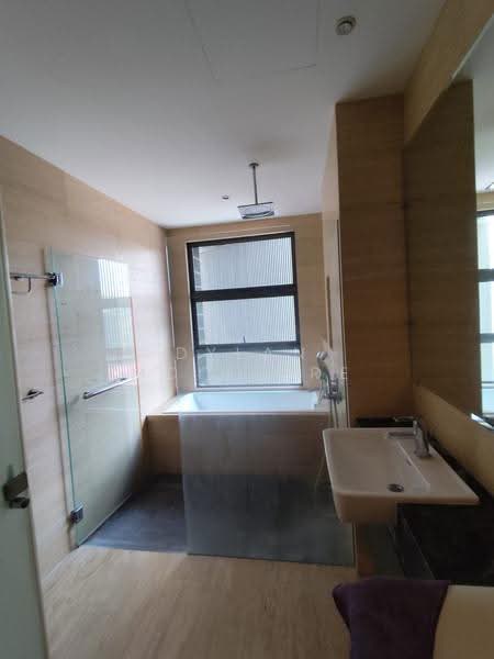 Upper Thomson Jalan Leban 1km to Chij St Nicholas Girls School & Mayflower MRT FH 3 Sty Corner T, Jalan Chempedak, Ang Mo Kio / Bishan / Thomson, 6 Bedrooms, 3,800 sqft, Corner Terrace For Sale, by Dylan McIntyre, 500272456 - Bathroom - PropertyGuru.com.sg