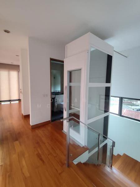 Upper Thomson Jalan Leban 1km to Chij St Nicholas Girls School & Mayflower MRT FH 3 Sty Corner T, Jalan Chempedak, Ang Mo Kio / Bishan / Thomson, 6 Bedrooms, 3,800 sqft, Corner Terrace For Sale, by Dylan McIntyre, 500272456 - Bathroom - PropertyGuru.com.sg
