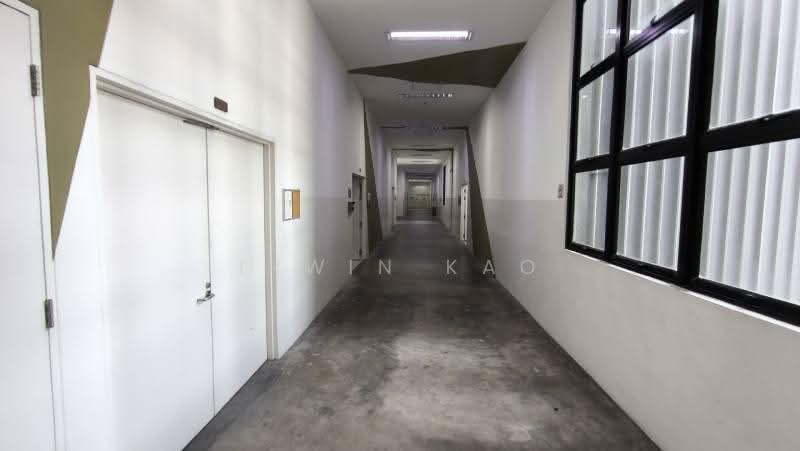 Citilink Warehouse Complex, 102E Pasir Panjang Road, Buona Vista / West Coast / Clementi New Town, 1,195 sqft, Light Industrial (B1) For Rent, by Irwin Kao, 500272457 - Corridor - CommercialGuru.com.sg