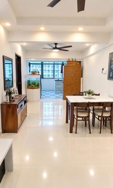 166 Woodlands Street 13, 166 Woodlands Street 13, Admiralty / Woodlands, 2 Bedrooms, 721 sqft, HDB Flat For Rent, by Xavier Ng, 500272460 - Living Room - PropertyGuru.com.sg
