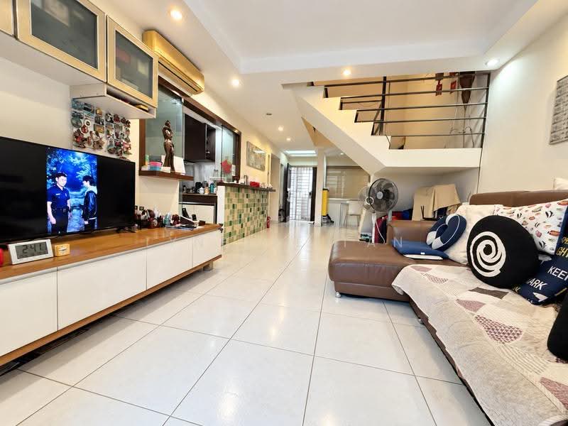636 Woodlands Ring Road, 636 Woodlands Ring Road, Admiralty / Woodlands, 4 Bedrooms, 1,528 sqft, HDB Flat For Sale, by Lynette Tan, 500272464 - Living Room - PropertyGuru.com.sg