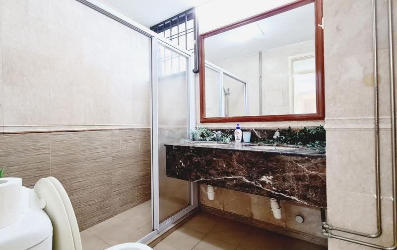 Parc Oasis, 37 Jurong East Avenue 1, Boon Lay / Jurong / Tuas, Room Rental, 200 sqft, Condominium For Rent, by Nigel Eng, 500272466 - Bathroom - PropertyGuru.com.sg