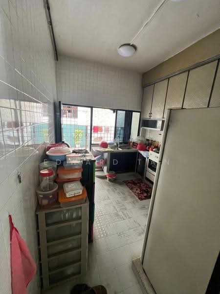 President Gardens, Lentor Green, Mandai / Upper Thomson, 5 Bedrooms, 2,247 sqft, Terraced House For Sale, by Edward Tan, 500272472 - Kitchen - PropertyGuru.com.sg