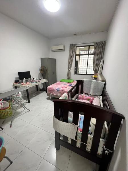 President Gardens, Lentor Green, Mandai / Upper Thomson, 5 Bedrooms, 2,247 sqft, Terraced House For Sale, by Edward Tan, 500272472 - Bedroom - PropertyGuru.com.sg