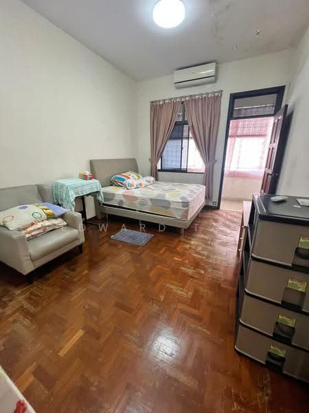 President Gardens, Lentor Green, Mandai / Upper Thomson, 5 Bedrooms, 2,247 sqft, Terraced House For Sale, by Edward Tan, 500272472 - Bedroom - PropertyGuru.com.sg