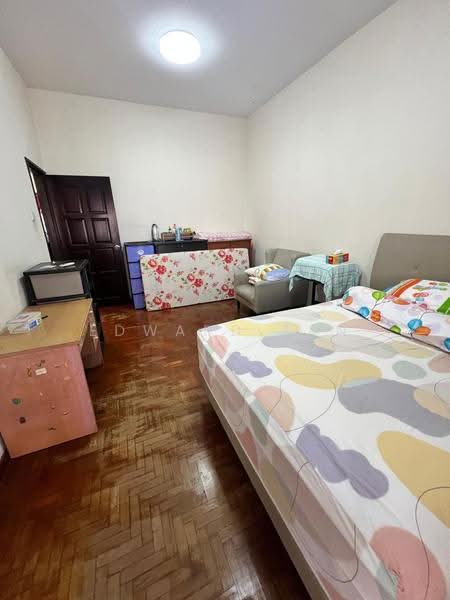 President Gardens, Lentor Green, Mandai / Upper Thomson, 5 Bedrooms, 2,247 sqft, Terraced House For Sale, by Edward Tan, 500272472 - Bedroom - PropertyGuru.com.sg
