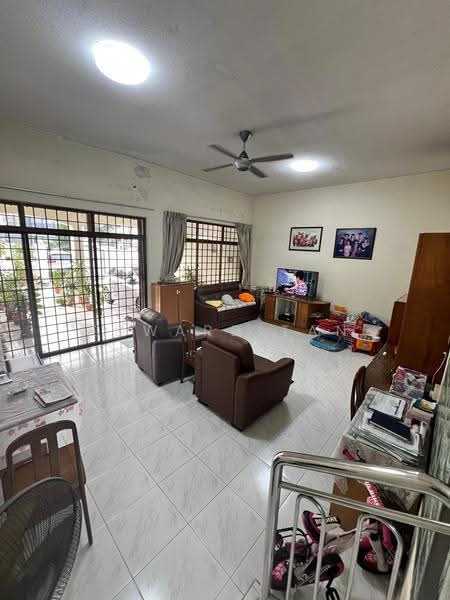 President Gardens, Lentor Green, Mandai / Upper Thomson, 5 Bedrooms, 2,247 sqft, Terraced House For Sale, by Edward Tan, 500272472 - Living Room - PropertyGuru.com.sg