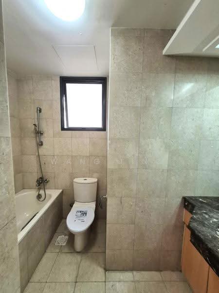 Carissa Park Condo, 2 Flora Drive, Changi Airport / Changi Village, 2 Bedrooms, 947 sqft, Condominium For Rent, by Wang Jing, 500272484 - Bathroom - PropertyGuru.com.sg