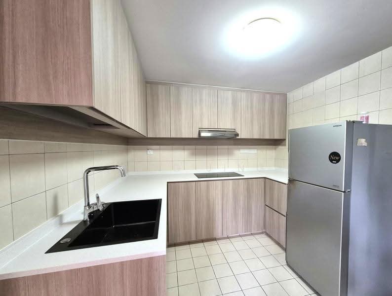 Carissa Park Condo, 2 Flora Drive, Changi Airport / Changi Village, 2 Bedrooms, 947 sqft, Condominium For Rent, by Wang Jing, 500272484 - Kitchen - PropertyGuru.com.sg