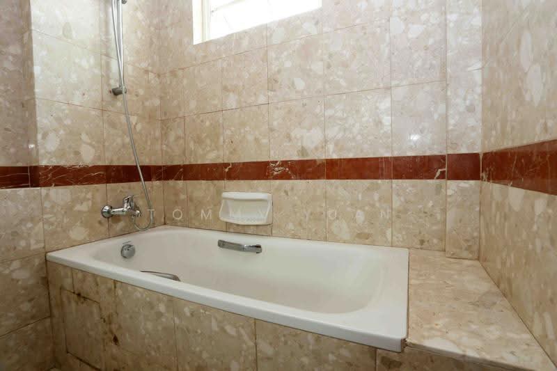 Estella Gardens, 23 Flora Road, Changi Airport / Changi Village, 1 Bedroom, 657 sqft, Condominium For Rent, by Tommy Yuan, 500272489 - Bathroom - PropertyGuru.com.sg