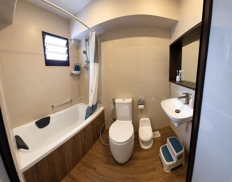 68 Redhill Close, 68 Redhill Close, Alexandra / Commonwealth, 3 Bedrooms, 915 sqft, HDB Flat For Sale, by Jackson Tan 陈涣乐, 500272491 - Bathroom - PropertyGuru.com.sg