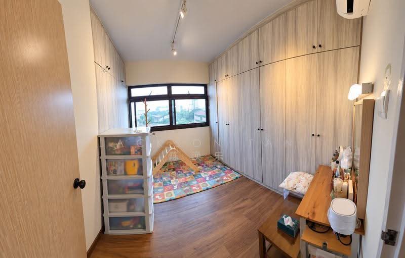 68 Redhill Close, 68 Redhill Close, Alexandra / Commonwealth, 3 Bedrooms, 915 sqft, HDB Flat For Sale, by Jackson Tan 陈涣乐, 500272491 - Bedroom - PropertyGuru.com.sg