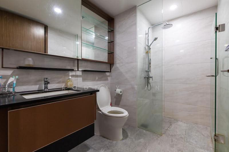 Normanton Park, 57 Normanton Park, Buona Vista / West Coast / Clementi New Town, 2 Bedrooms, 657 sqft, Condominium For Sale, by Rodney Tan, 500272499 - Bathroom - PropertyGuru.com.sg