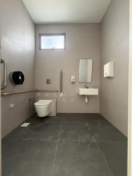 Space 18, 18 Lorong Ampas, Balestier / Toa Payoh, 1,733 sqft, Light Industrial (B1) For Rent, by Raymond Ang, 500272507 - Bathroom - CommercialGuru.com.sg