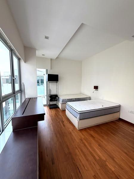Kovan Residences, Kovan Road, Hougang / Punggol / Sengkang, 4 Bedrooms, 3,283 sqft, Condominium For Rent, by Juliana Lee, 500272525 - Bedroom - PropertyGuru.com.sg