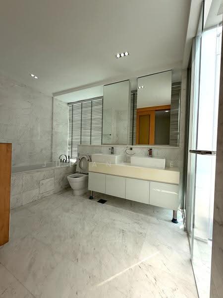 Kovan Residences, Kovan Road, Hougang / Punggol / Sengkang, 4 Bedrooms, 3,283 sqft, Condominium For Rent, by Juliana Lee, 500272525 - Bathroom - PropertyGuru.com.sg