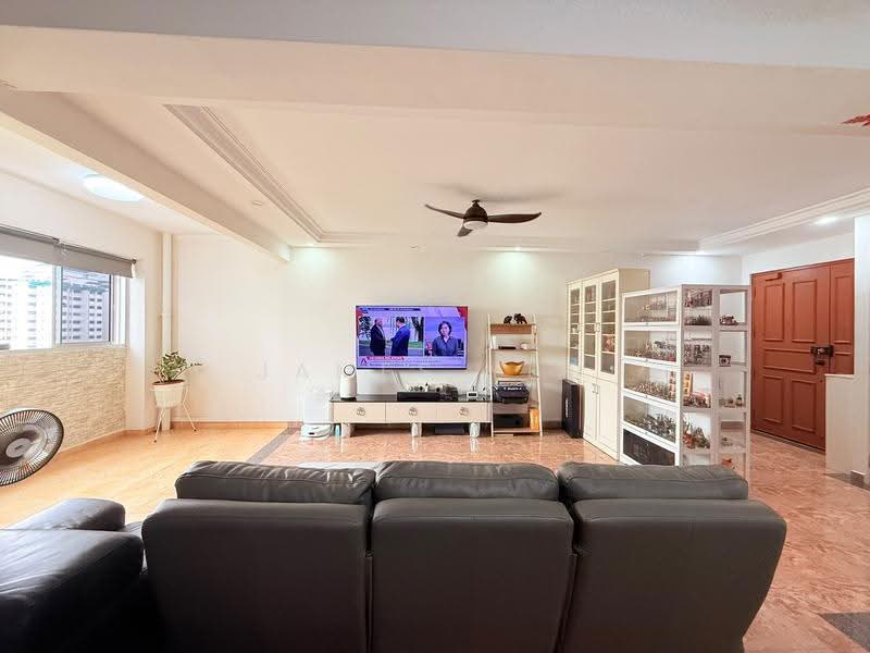723 Woodlands Avenue 6, 723 Woodlands Avenue 6, Admiralty / Woodlands, 4 Bedrooms, 1,313 sqft, HDB Flat For Sale, by James Yeo, 500272543 - Living Room - PropertyGuru.com.sg
