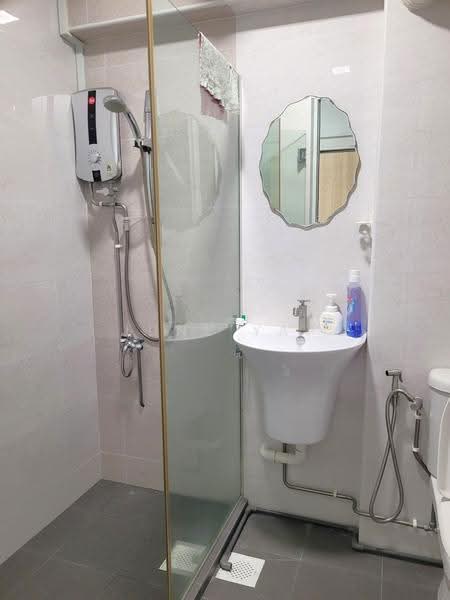 306 Yishun Central, 306 Yishun Central, Sembawang / Yishun, 3 Bedrooms, 1,119 sqft, HDB Flat For Rent, by June Yap, 500272556 - Bathroom - PropertyGuru.com.sg