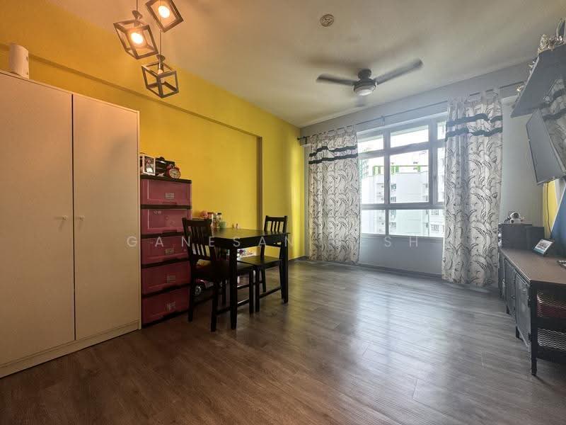 185C Woodlands Street 13, 185C Woodlands Street 13, Admiralty / Woodlands, 2 Bedrooms, 731 sqft, HDB Flat For Sale, by Ganesan Nesh, 500272559 - Living Room - PropertyGuru.com.sg