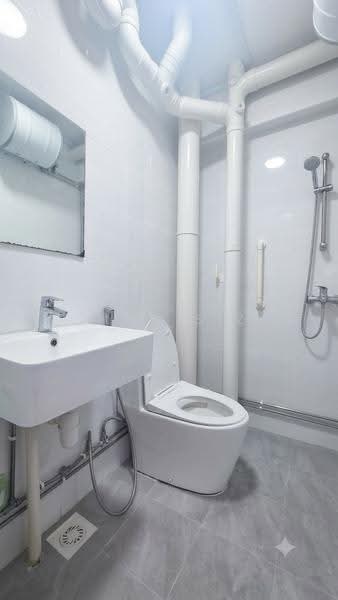 455 Sin Ming Avenue, 455 Sin Ming Avenue, Ang Mo Kio / Bishan / Thomson, 3 Bedrooms, 1,184 sqft, HDB Flat For Rent, by Ding S.Z, 500272571 - Bathroom - PropertyGuru.com.sg