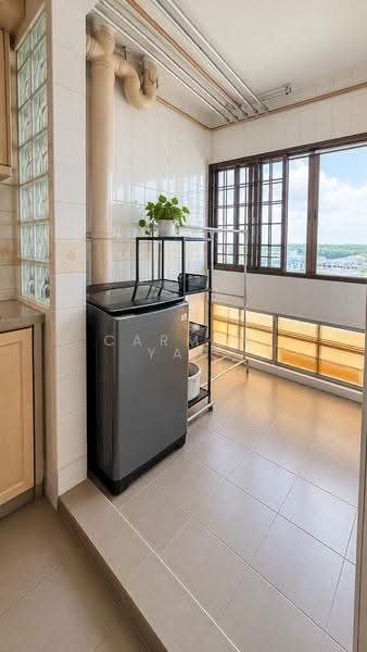 725 Pasir Ris Street 72, 725 Pasir Ris Street 72, Pasir Ris / Tampines, 2 Bedrooms, 1,000 sqft, HDB Flat For Rent, by Carmen Yap, 500272583 - Balcony - PropertyGuru.com.sg
