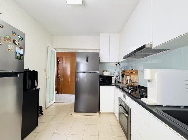180 Bedok North Road, 180 Bedok North Road, Bedok / Upper East Coast, 3 Bedrooms, 990 sqft, HDB Flat For Sale, by Karine Kuang, 500272591 - Kitchen - PropertyGuru.com.sg