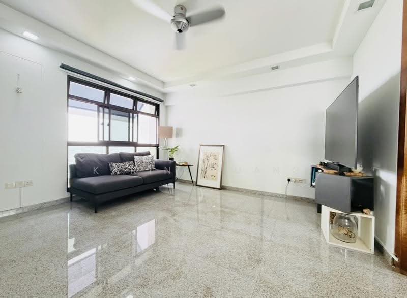 180 Bedok North Road, 180 Bedok North Road, Bedok / Upper East Coast, 3 Bedrooms, 990 sqft, HDB Flat For Sale, by Karine Kuang, 500272591 - Living Room - PropertyGuru.com.sg