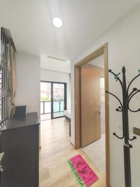 M Suites, 65 Lorong Melayu, Eunos / Geylang / Paya Lebar, 3 Bedrooms, 1,044 sqft, Condominium For Rent, by Bridget Tan, 500272596 - Master Bedroom - PropertyGuru.com.sg