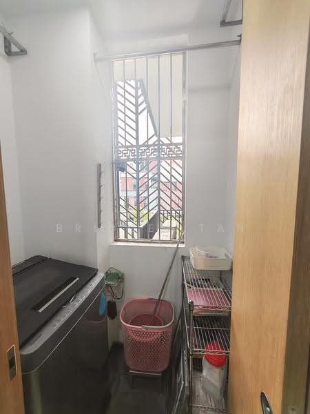 M Suites, 65 Lorong Melayu, Eunos / Geylang / Paya Lebar, 3 Bedrooms, 1,044 sqft, Condominium For Rent, by Bridget Tan, 500272596 - Yard - PropertyGuru.com.sg
