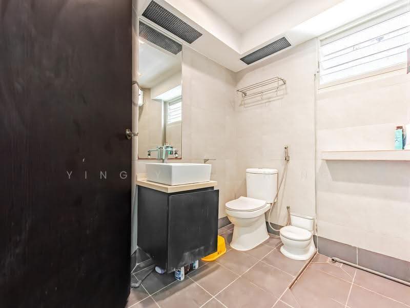 295 Punggol Central, 295 Punggol Central, Hougang / Punggol / Sengkang, 3 Bedrooms, 1,184 sqft, HDB Flat For Sale, by Ying Ying Cheng, 500272615 - Bathroom - PropertyGuru.com.sg