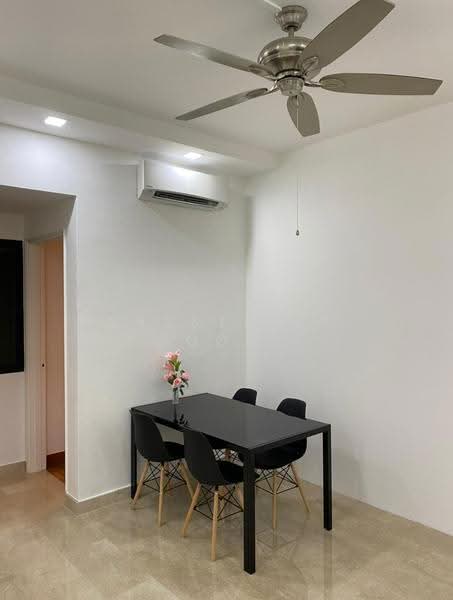 Simsville, 2 Geylang East Avenue 2, Eunos / Geylang / Paya Lebar, Room Rental, 120 sqft, Condominium For Rent, by Krystefer Goh, 500272646 - Dining Room - PropertyGuru.com.sg