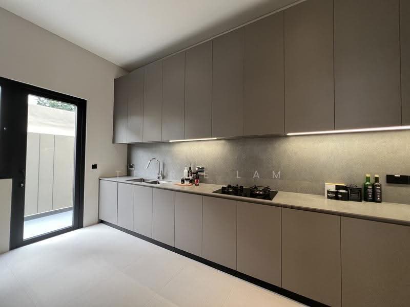 Hillcrest road, Hillcrest Road, Tanglin / Holland / Bukit Timah, 5 Bedrooms, 6,765 sqft, Semi-Detached House For Sale, by Terrie Lam, 500272648 - PropertyGuru.com.sg