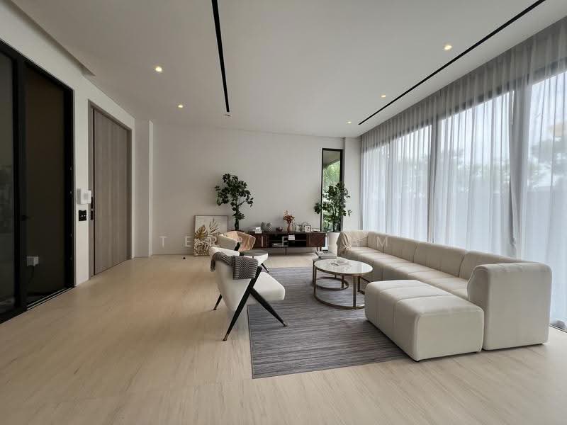 Hillcrest road, Hillcrest Road, Tanglin / Holland / Bukit Timah, 5 Bedrooms, 6,765 sqft, Semi-Detached House For Sale, by Terrie Lam, 500272648 - PropertyGuru.com.sg