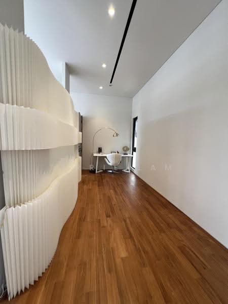 Hillcrest road, Hillcrest Road, Tanglin / Holland / Bukit Timah, 5 Bedrooms, 6,765 sqft, Semi-Detached House For Sale, by Terrie Lam, 500272648 - PropertyGuru.com.sg