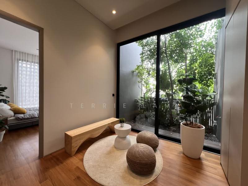 Hillcrest road, Hillcrest Road, Tanglin / Holland / Bukit Timah, 5 Bedrooms, 6,765 sqft, Semi-Detached House For Sale, by Terrie Lam, 500272648 - PropertyGuru.com.sg