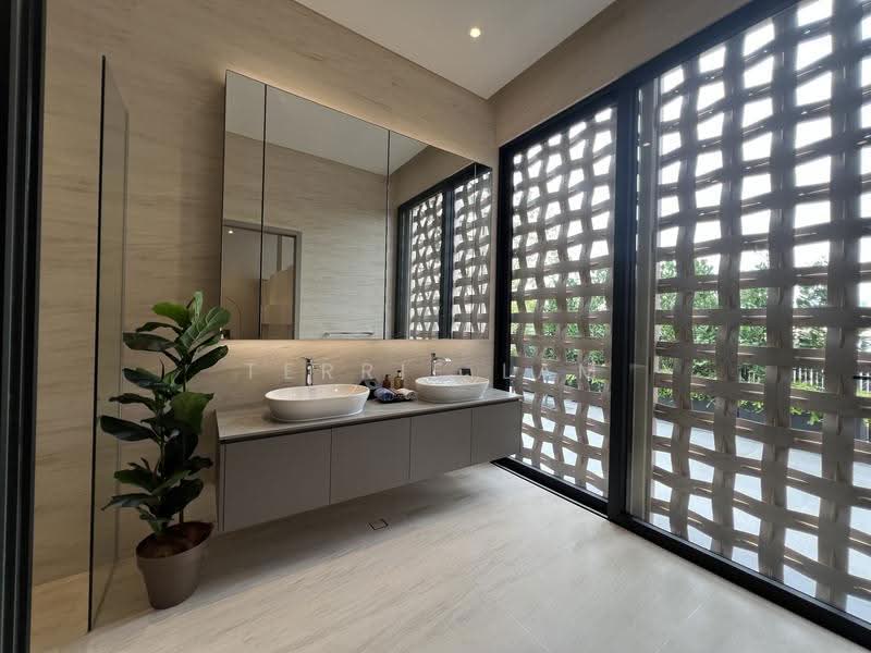 Hillcrest road, Hillcrest Road, Tanglin / Holland / Bukit Timah, 5 Bedrooms, 6,765 sqft, Semi-Detached House For Sale, by Terrie Lam, 500272648 - PropertyGuru.com.sg