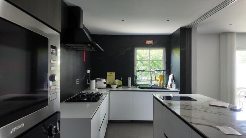 Regent Villa, Jalan Lim Tai See, Tanglin / Holland / Bukit Timah, 5 Bedrooms, 3,500 sqft, Semi-Detached House For Rent, by Ellie Tan, 500272662 - Kitchen - PropertyGuru.com.sg