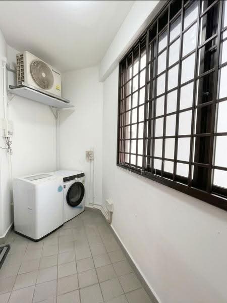 Parc Oasis, 41 Jurong East Avenue 1, Boon Lay / Jurong / Tuas, 3 Bedrooms, 1,227 sqft, Condominium For Sale, by Sim Sujun (Jelene), 500272669 - Yard - PropertyGuru.com.sg