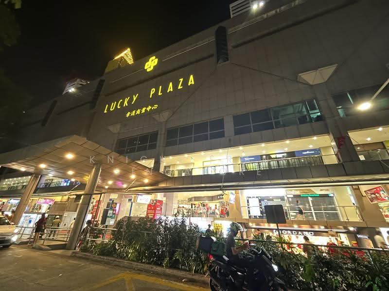 Lucky Plaza, 304 Orchard Road, Orchard / River Valley, 441 sqft, Mall Shop For Sale, by Karen, 500272675 - Exterior - CommercialGuru.com.sg