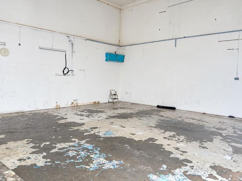Woodlands Bizhub, 242 Woodlands Industrial Park E5, Sembawang / Yishun, 750 sqft, Factory / Workshop (B2) For Rent, by Sheela Ferozkhan, 500272679 - Interior - CommercialGuru.com.sg