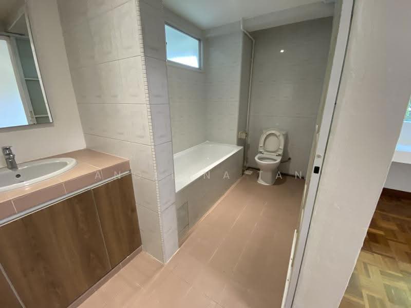 Chancery Court, 36A Dunearn Road, Newton / Novena, 3 Bedrooms, 2,034 sqft, Condominium For Rent, by Angelina Tan, 500272706 - Bathroom - PropertyGuru.com.sg