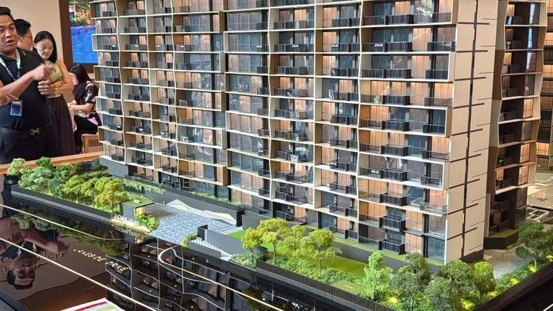 Lucerne Grand, Lakeside Drive, Boon Lay / Jurong / Tuas, 3 Bedrooms, 1,001 sqft, Condominium For Sale, by Laven Loo 吕欣颐, 500272714 - PropertyGuru.com.sg